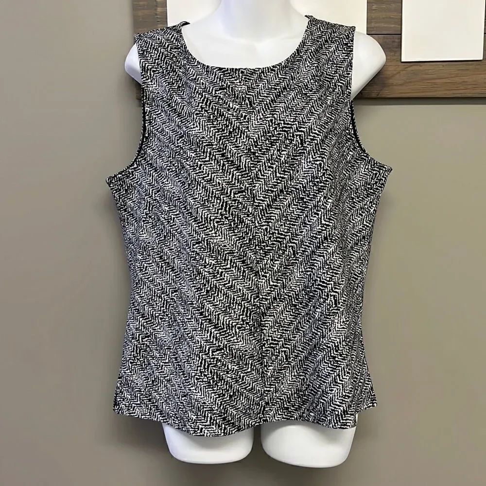 Banana Republic Sleeveless Black and White Abstract Pullover Shell- Large